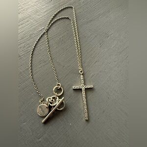 Lois Hill 925 Sterling Silver Cross Pendant Toggle Chain Necklace